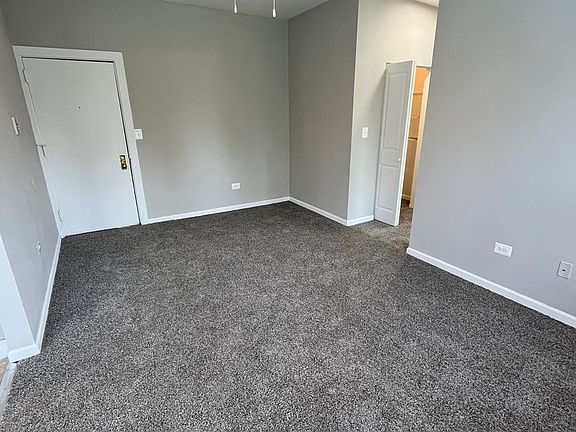 2nd image of 542 N Pine Ave #Pn-205