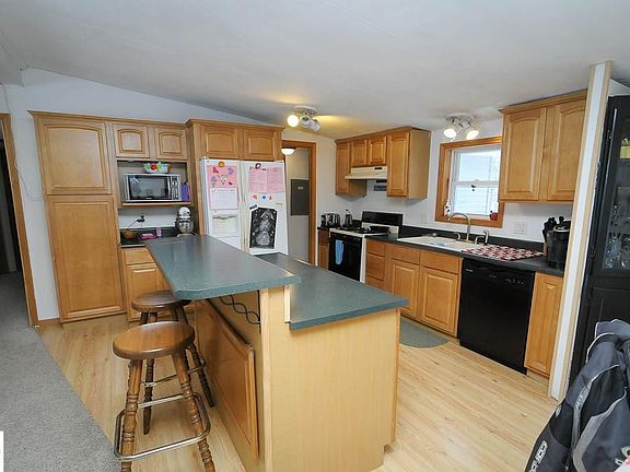4th image of 4790 Meyer Ave