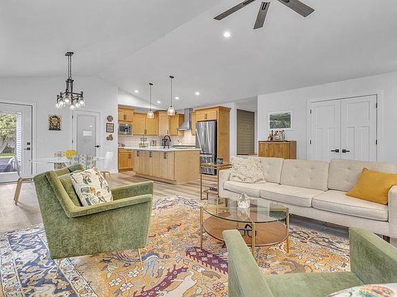 2nd image of 718 Pershing AVENUE