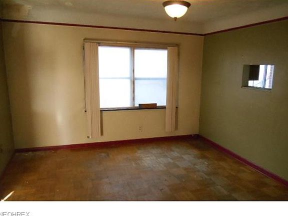 4th image of 13113 Lorenzo Ave
