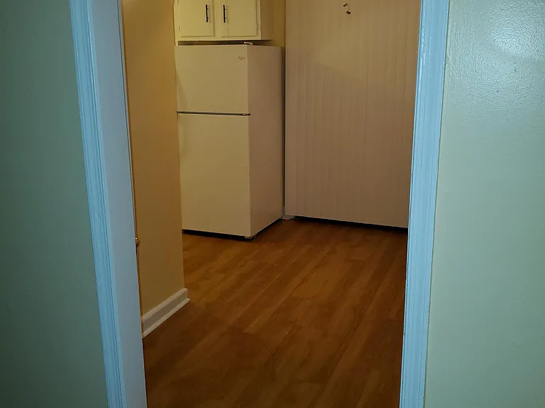 304 Carter St — Photo 9