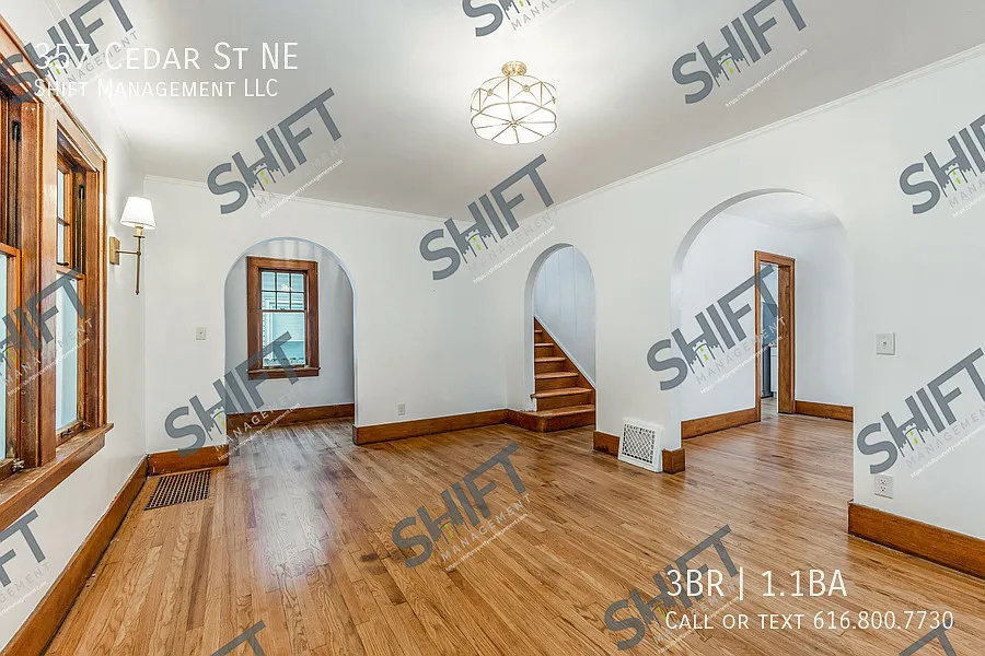 357 Cedar - Updated Single Family Home! — Photo 3