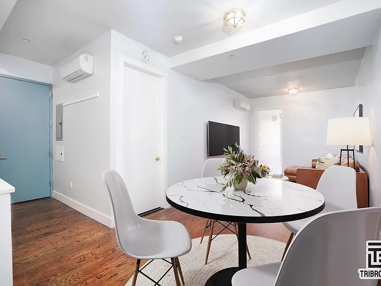 489 Washington Ave #1R — Photo 3