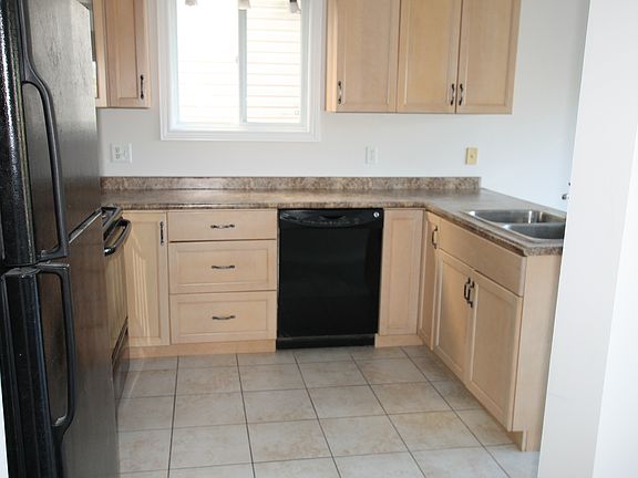 4th image of 10 Carrington Pl