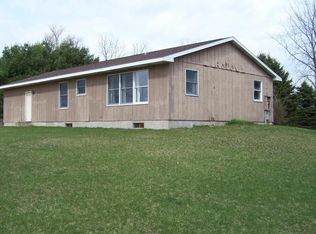 52398 Leach Rd, Dowagiac, MI 49047