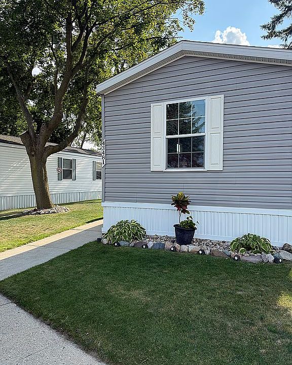 1st image of 43481 Charlemagne Ave