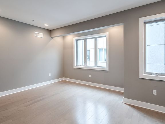 5th image of 832 N 3rd St APT 6