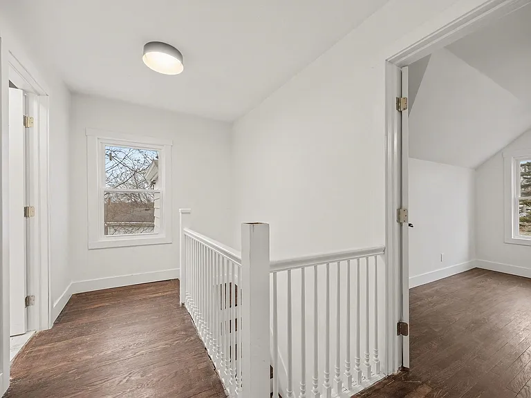 195 Sherman Ave — Photo 11
