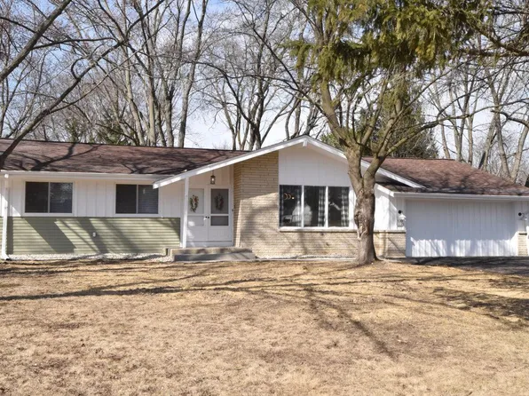 W145N5161 Stone DRIVE, Menomonee Falls, WI 53051