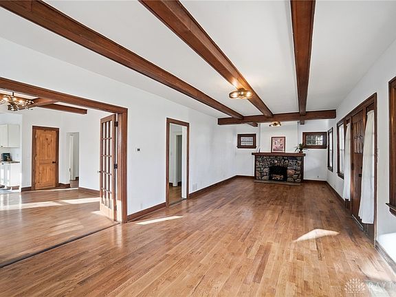 4th image of 25 Englewood Rd