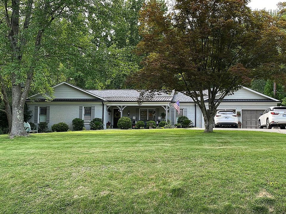 1st image of 800 Jefferson Dr