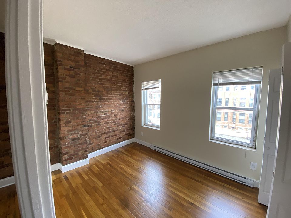 1st image of 890 Huntington Ave APT 5C