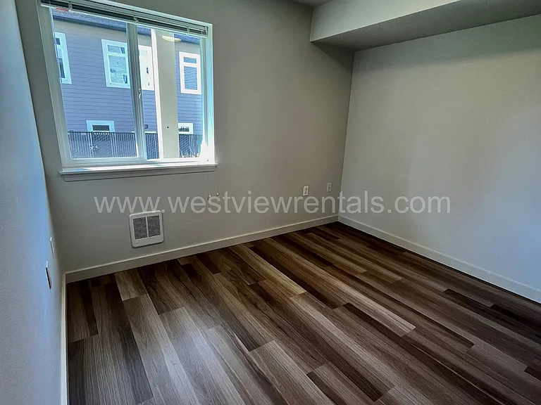 135-139 Prince Ave — Photo 331