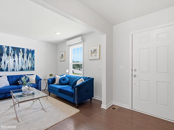 3rd image of 54470 Heron Cir