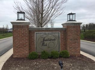 2318 W Saddlebrook Ln, Mequon, WI 53092