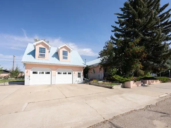 329 S 2nd Ave NE, Milk River, AB T0K 1M0
