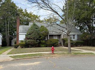 490 Walton Ct, West Hempstead, NY 11552