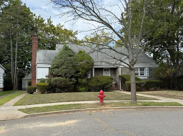 490 Walton Court, West Hempstead, NY 11552