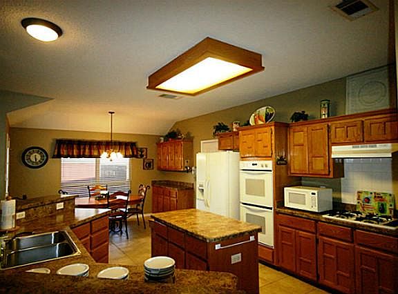3rd image of 3001 Caribou Ct