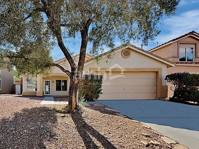 325 Greenleaf Glen St — Photo 1