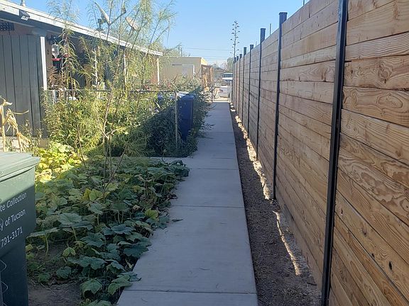 2nd image of 126 S Melrose Ave #4