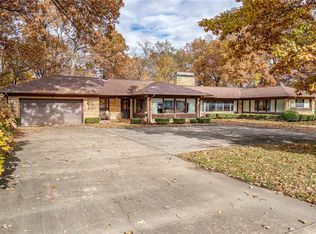 6 E Lee Ave, Effingham, IL 62401