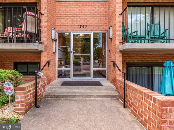 1747 Edgewood Hill Cir APT 2, Hagerstown, MD 21740