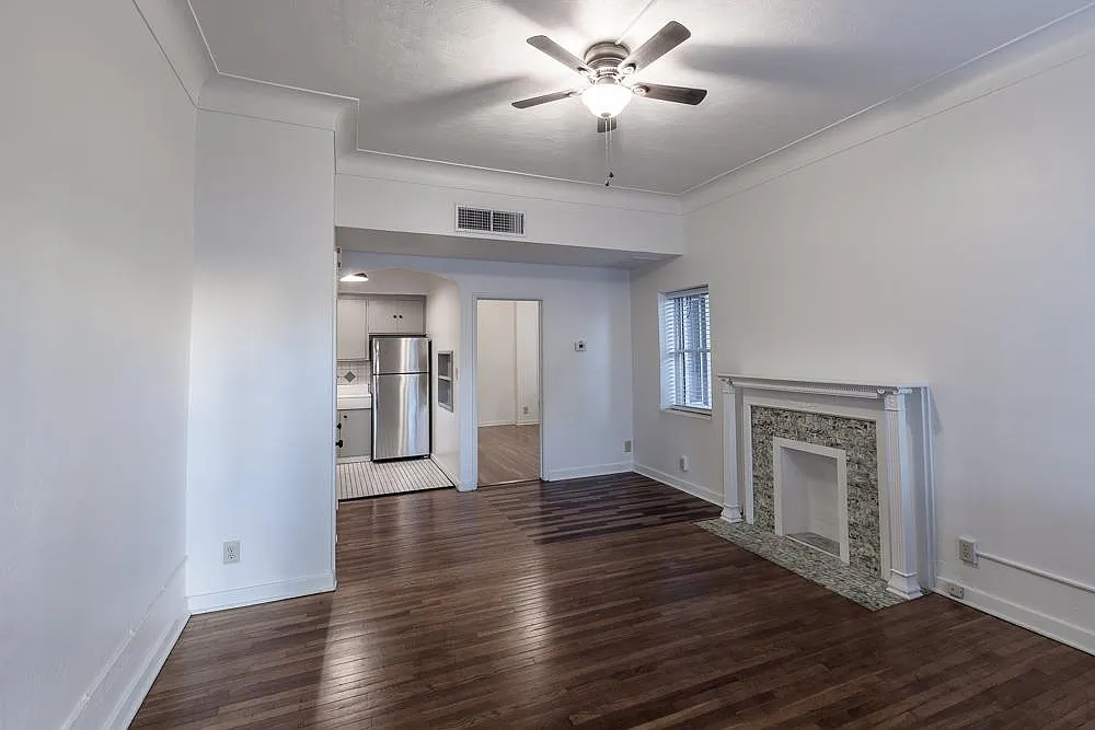1 bed, 700 sqft, $1,250 — Photo 4