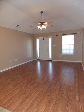2nd image of 70112 6th St