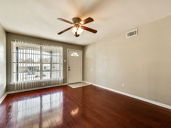 4th image of 7109 Larchway Dr