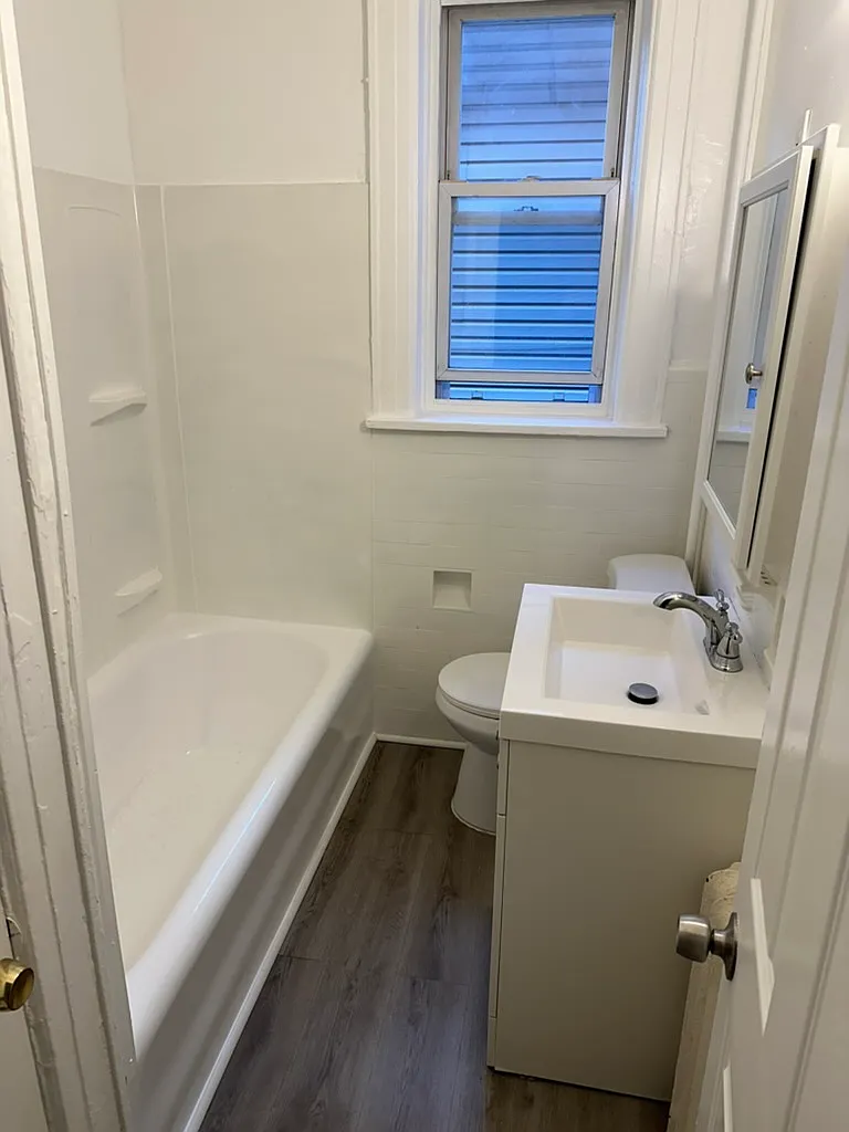 218 East 30th Street — Photo 3