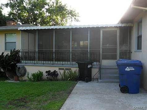 2nd image of 722 W Hillcrest Blvd