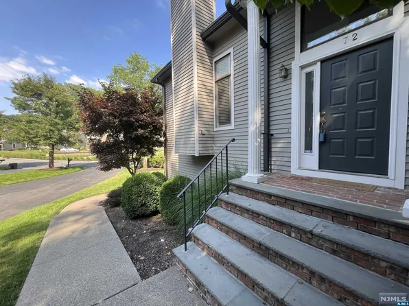 72 Lakeview Dr, Old Tappan, NJ 07675