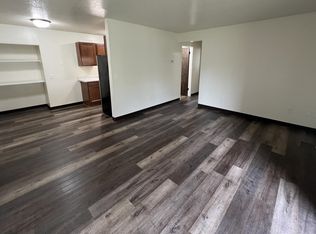 209 S Roosevelt St #11, Aberdeen, SD 57401