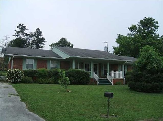 1st image of 4002 Lara Ln