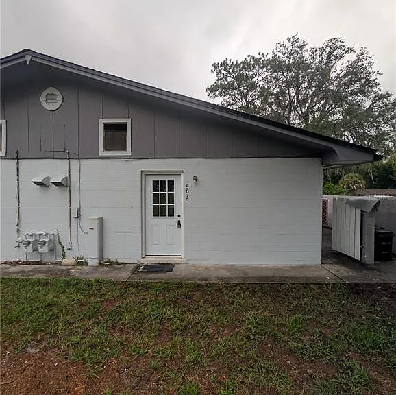 803 NW 40th Ave — Photo 1