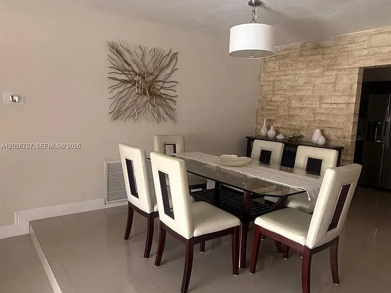 6790 SW 10th Ct — Photo 5