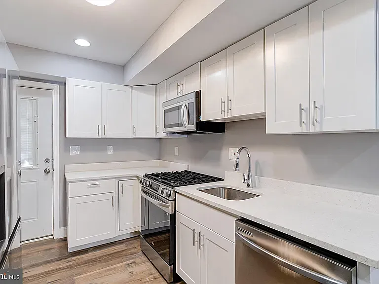 616 S Luzerne Ave — Photo 14
