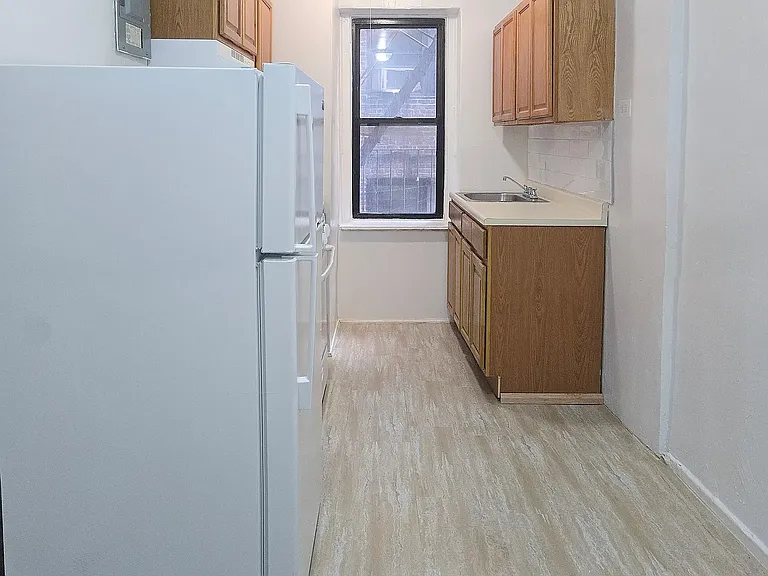 721 Walton Ave #A12 — Photo 1
