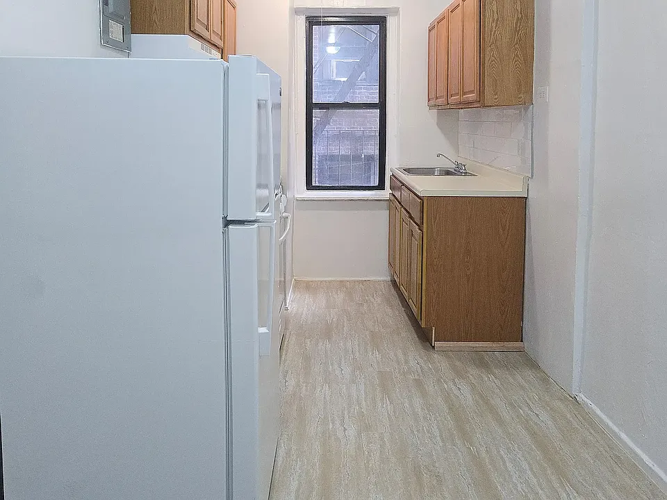 721 Walton Ave #A12
