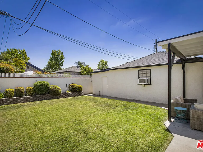 1132 N Reese Pl — Photo 43