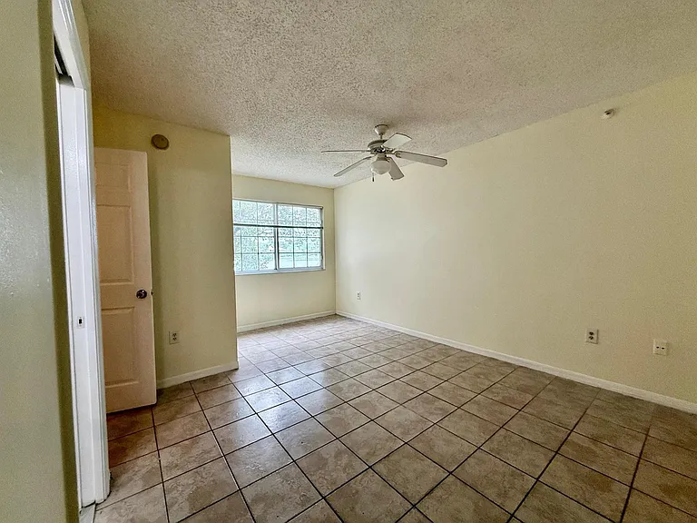 5065 Wiles Rd #204 — Photo 8