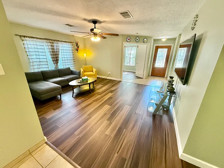 3058 Hill St — Photo 5