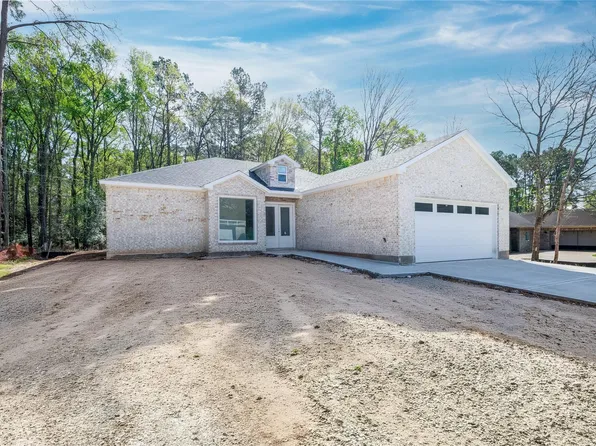 1049 Broadmoor Dr, Huntsville, TX 77340