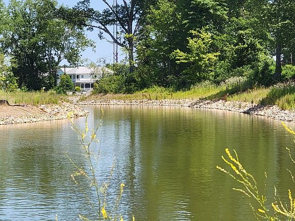 4th image of 131 Narragansett Dr