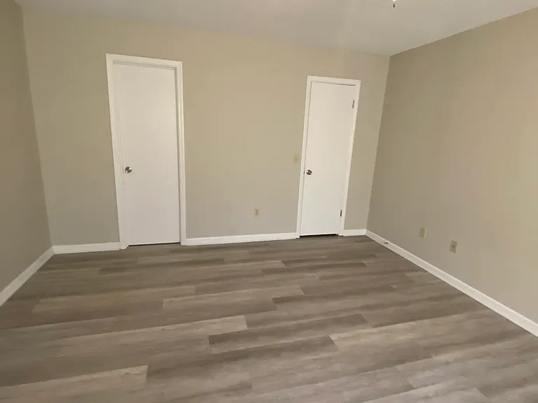 105 Maid Marian Ct — Photo 11