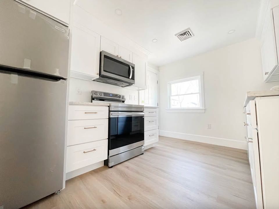 1st image of 735 Commercial St #2