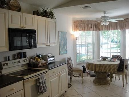 5th image of 7527 Sagunto St