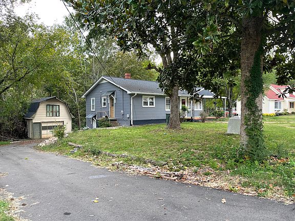 2nd image of 725 Log Cabin Dr
