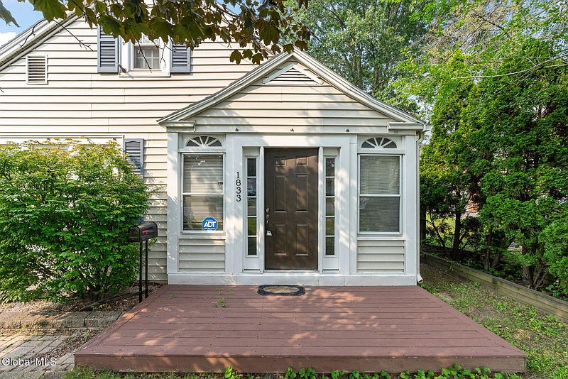 3rd image of 1833 Western Avenue